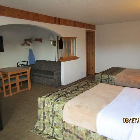 North Country Inn & Suites Mandan Exterior photo