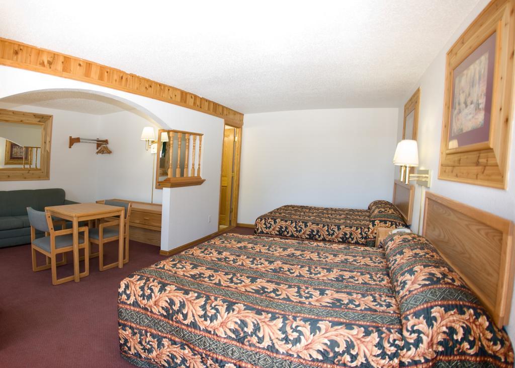 North Country Inn & Suites Mandan Exterior photo