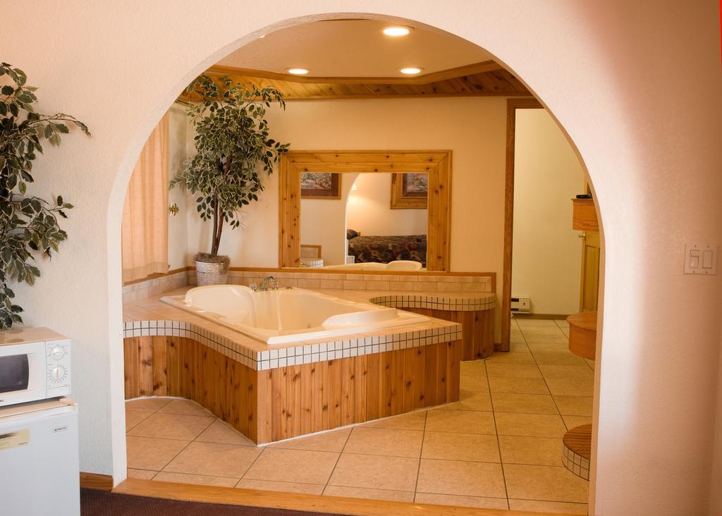 North Country Inn & Suites Mandan Exterior photo